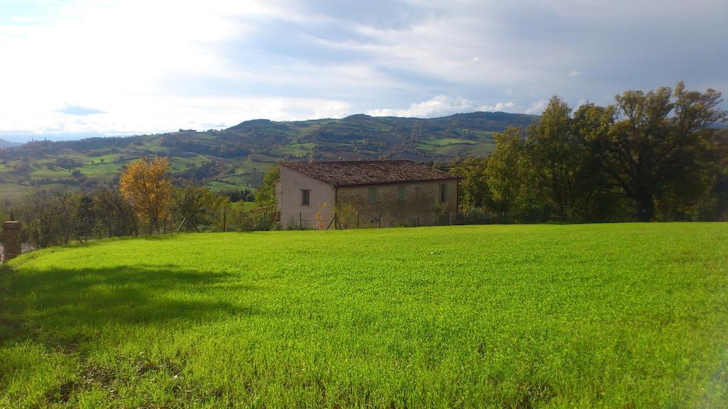Bed and Breakfast Poggio Dei Prugnoli Tavoleto Екстер'єр фото
