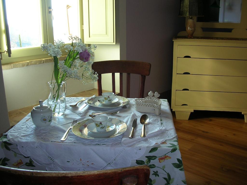 Bed and Breakfast Poggio Dei Prugnoli Tavoleto Екстер'єр фото