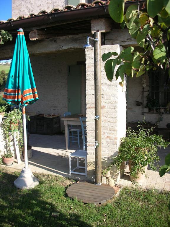 Bed and Breakfast Poggio Dei Prugnoli Tavoleto Екстер'єр фото