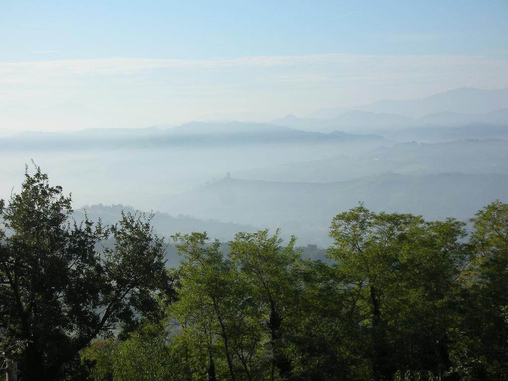 Bed and Breakfast Poggio Dei Prugnoli Tavoleto Екстер'єр фото