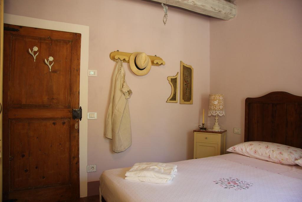 Bed and Breakfast Poggio Dei Prugnoli Tavoleto Екстер'єр фото