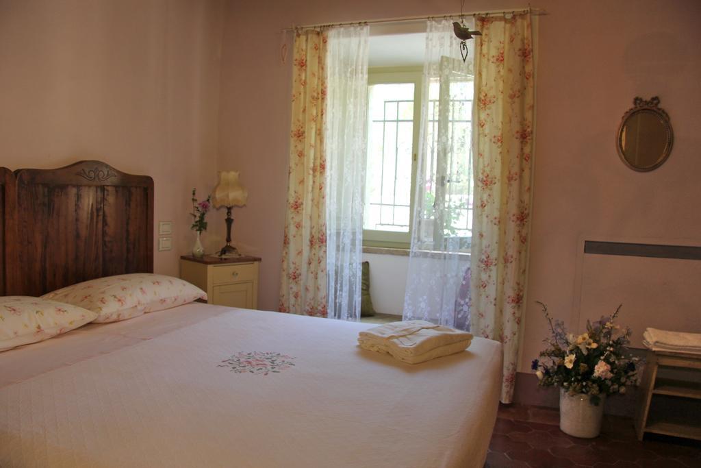 Bed and Breakfast Poggio Dei Prugnoli Tavoleto Екстер'єр фото