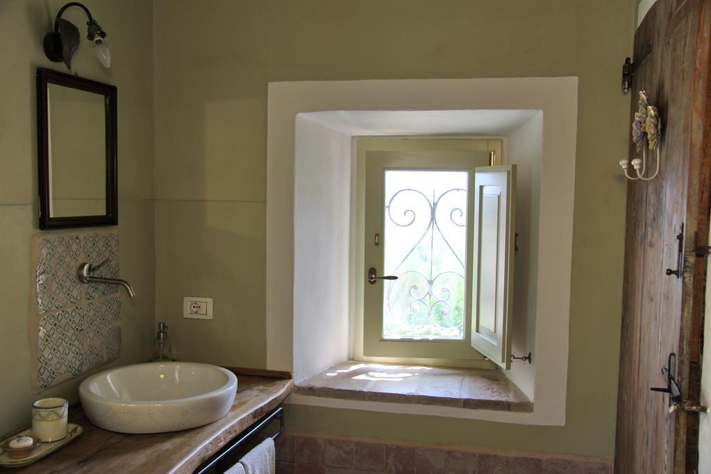 Bed and Breakfast Poggio Dei Prugnoli Tavoleto Екстер'єр фото
